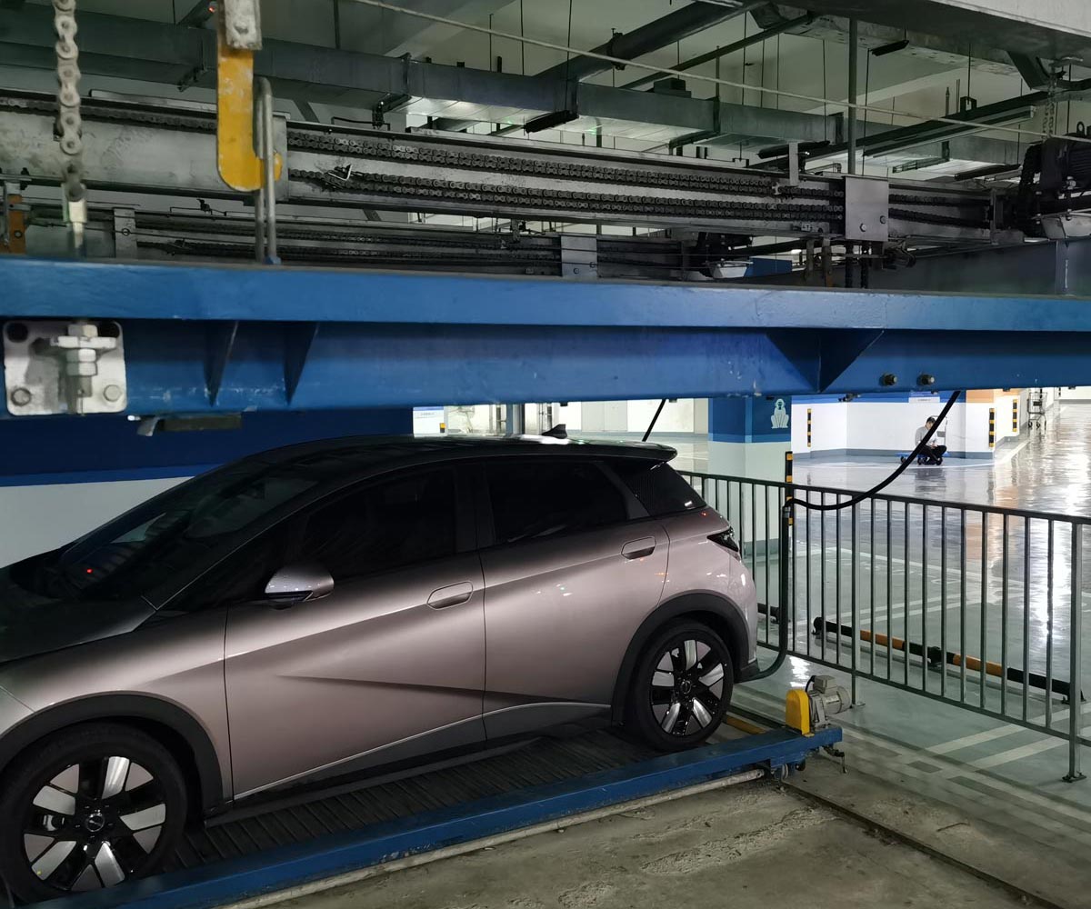 和政兩柱立體停車設(shè)備過(guò)驗(yàn)收